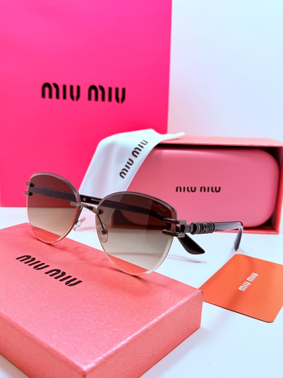 نظاره miumiu