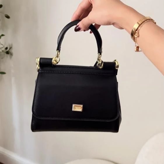 لوك بوك سيلورا
