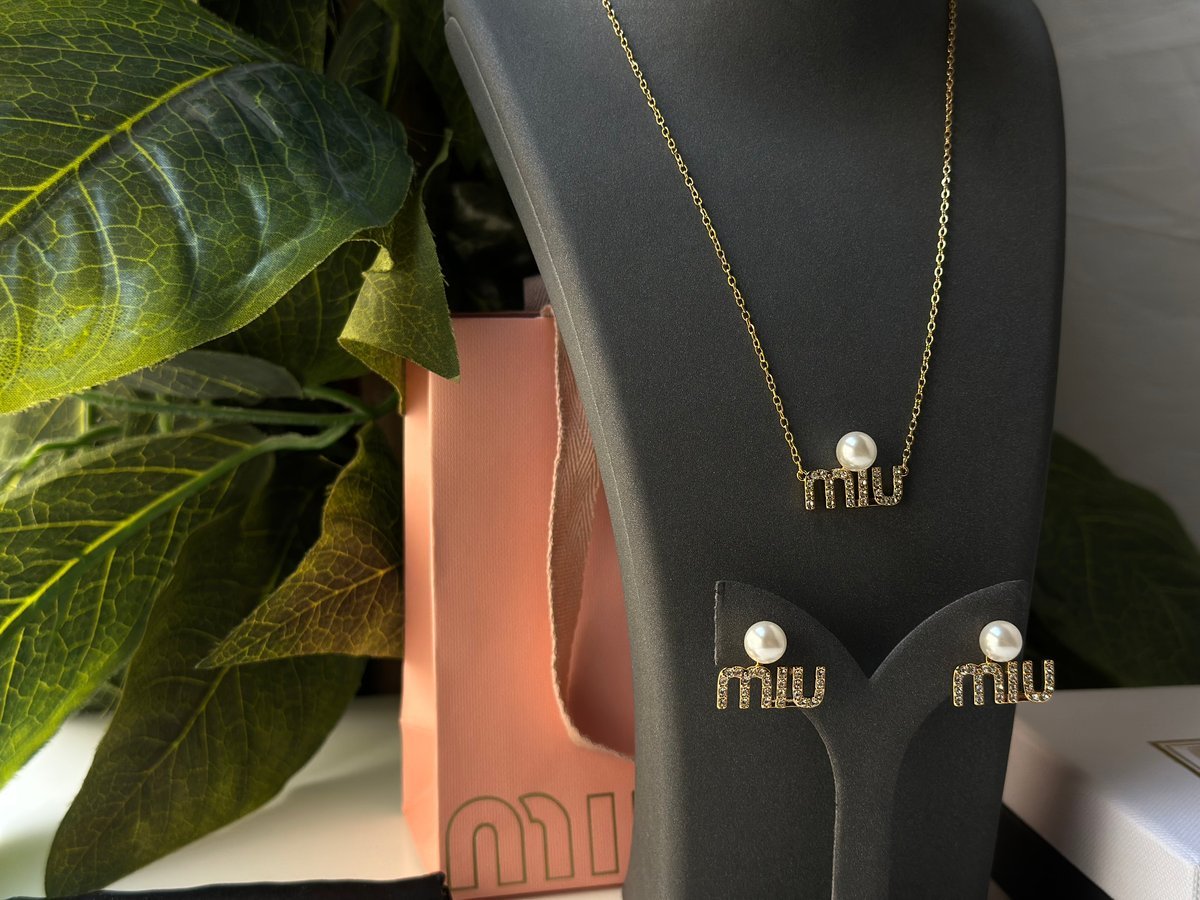 طقم سلسال miumiu