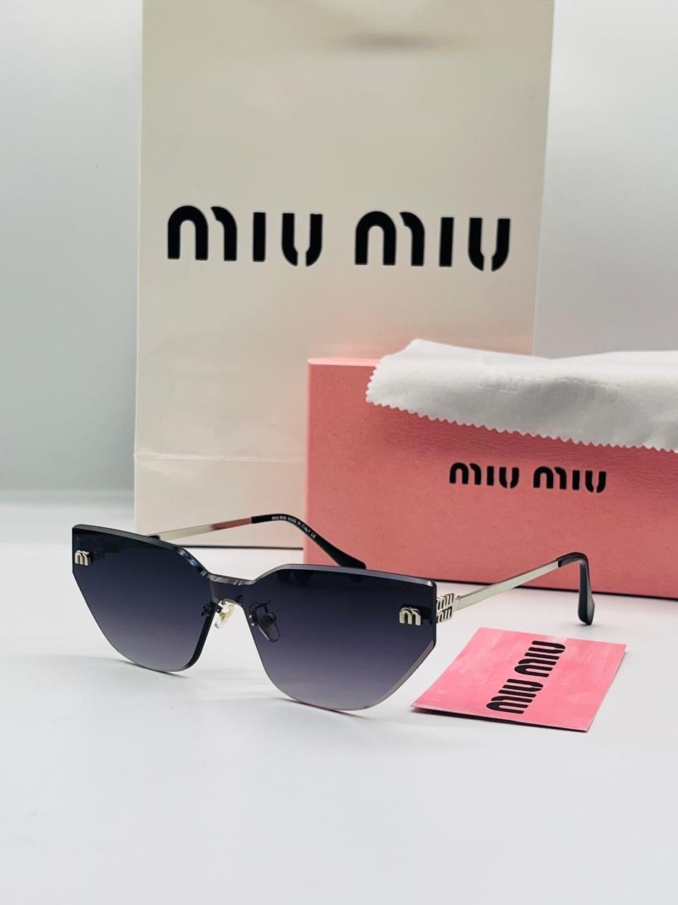 نظاره Miu miu فضي