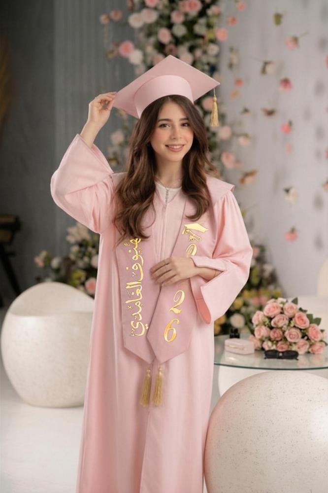 عبايه تخرج 2026 لون بنك
